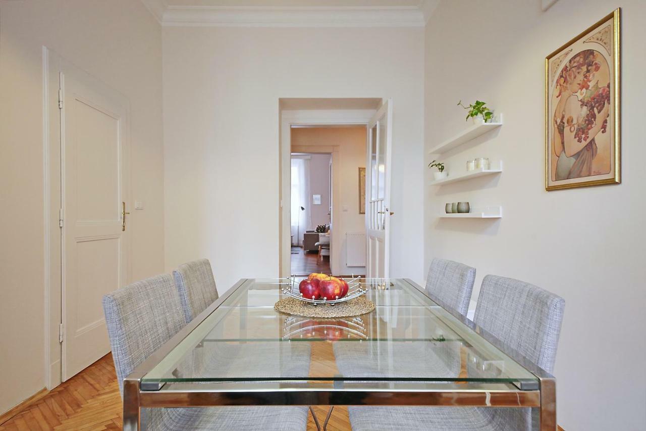 Apartment In The Heart Of Praha Eksteriør bilde