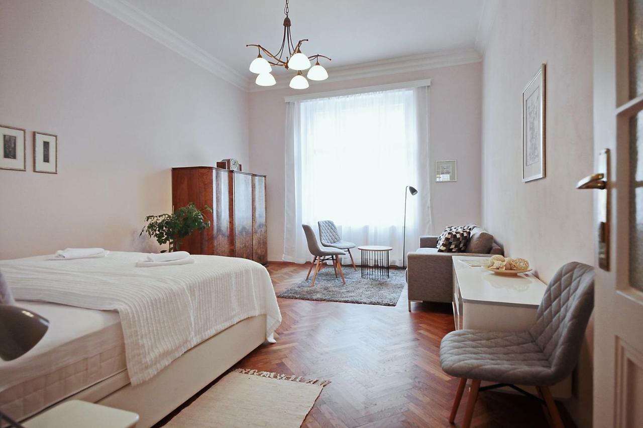 Apartment In The Heart Of Praha Eksteriør bilde