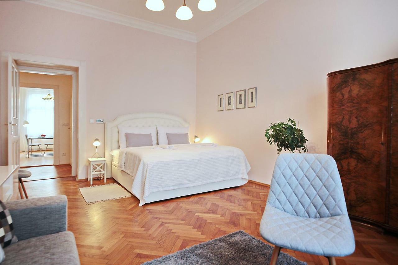 Apartment In The Heart Of Praha Eksteriør bilde